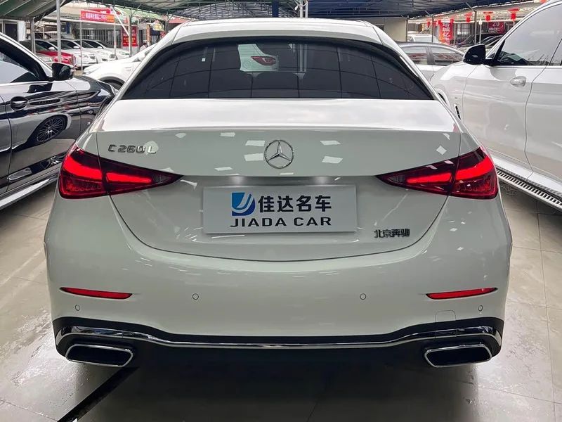 Mercedes-Benz C-Class 2023 C 260 L Спортивная версия интерьер фото 11