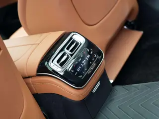 Mercedes-Benz Mercedes-Maybach S-Class 2024 S 480 4MATIC interior foto 12 Mercedes-Benz Mercedes-Maybach S-Class 2024 S 480 4MATIC interior foto 12