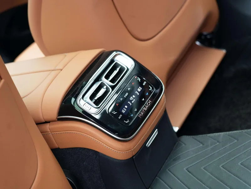 Mercedes-Benz Mercedes-Maybach S-Class 2024 S 480 4MATIC interior foto 12 Mercedes-Benz Mercedes-Maybach S-Class 2024 S 480 4MATIC interior foto 12