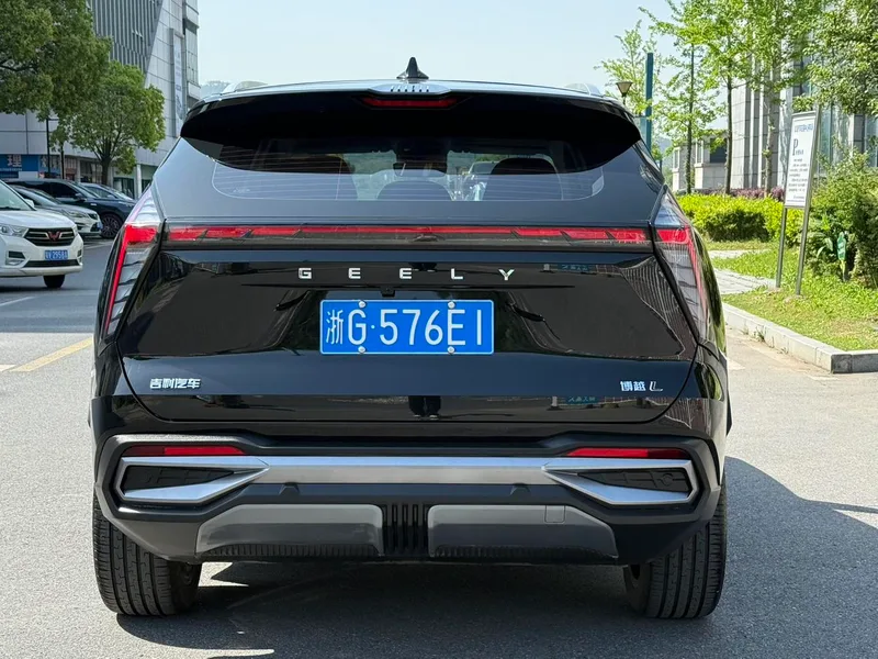 Geely Boyue L 2024 1.5TD DCT Version de luxe extérieur photo 5 Geely Boyue L 2024 1.5TD DCT Version de luxe extérieur photo 5