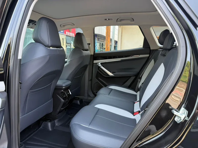 Geely Boyue L 2024 1.5TD DCT Version de luxe extérieur photo 9 Geely Boyue L 2024 1.5TD DCT Version de luxe extérieur photo 9
