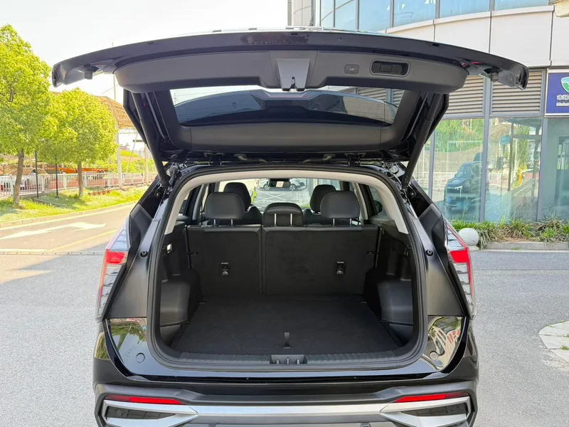 Geely Boyue L 2024 1.5TD DCT Version de luxe intérieur photo 17 Geely Boyue L 2024 1.5TD DCT Version de luxe intérieur photo 17