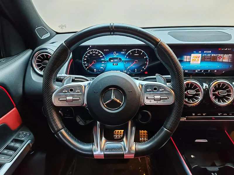 Mercedes-Benz GLB AMG 2021 AMG GLB 35 4MATIC interior photo 15