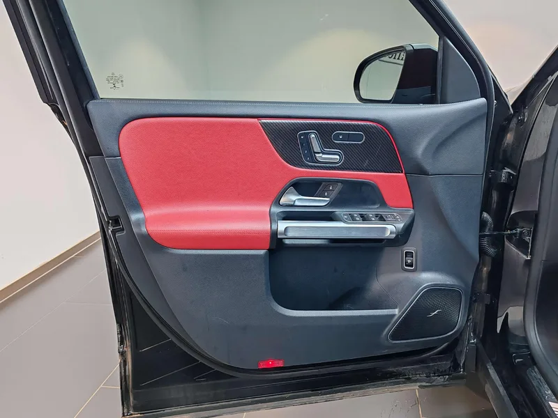 Mercedes-Benz GLB AMG 2021 AMG GLB 35 4MATIC interior photo 17