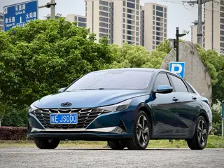 Hyundai Elantra 2021 1.5L CVT LUX Premium Edition