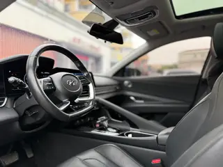 Hyundai Elantra 2021 1.5L CVT LUX Premium Edition interior photo 10 Hyundai Elantra 2021 1.5L CVT LUX Premium Edition interior photo 10
