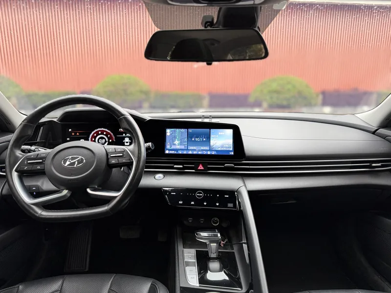 Hyundai Elantra 2021 1.5L CVT LUX Premium Edition interior photo 13 Hyundai Elantra 2021 1.5L CVT LUX Premium Edition interior photo 13