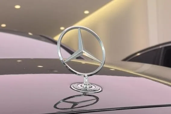 Mercedes-Benz E-Class 2024 E 300 L Luxury type Passenger car interior photo 9