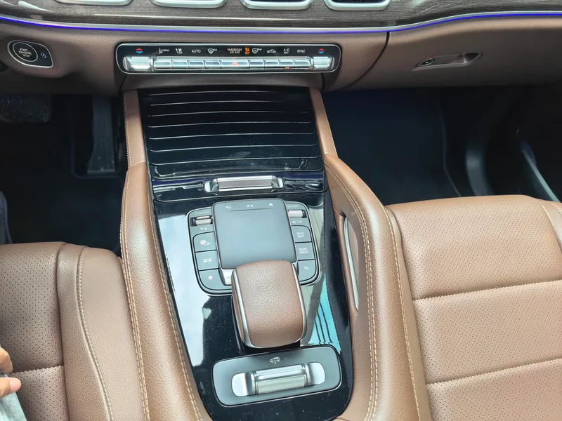 Mercedes-Benz GLE (Imported) 2024 Reforma GLE 350 4MATIC Estilo de moda interior foto 8