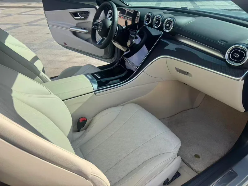 Mercedes-Benz CLE 2025 CLE 260 Coupé intérieur photo 12 Mercedes-Benz CLE 2025 CLE 260 Coupé intérieur photo 12
