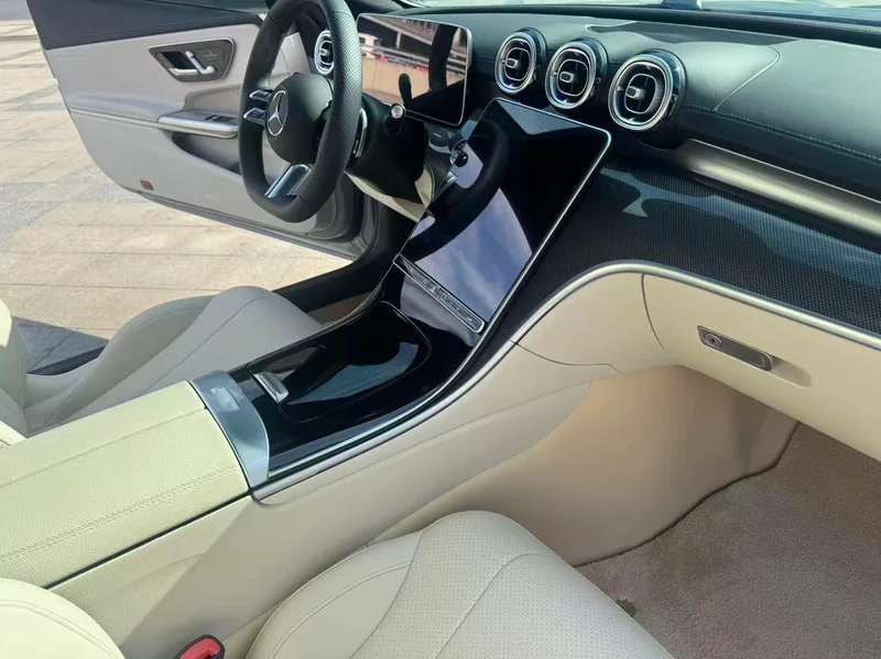 Mercedes-Benz CLE 2025 CLE 260 Coupé intérieur photo 17 Mercedes-Benz CLE 2025 CLE 260 Coupé intérieur photo 17