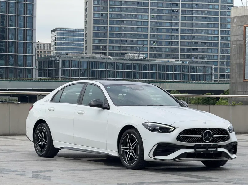 Mercedes-Benz C-Class 2025 C 260 L Hao Night Sports Edition exterior photo 3