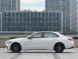 Mercedes-Benz C-Class 2025 C 260 L Hao Night Sports Edition exterior photo 8