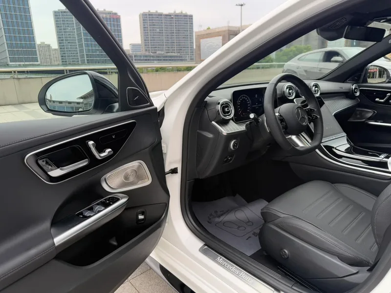 Mercedes-Benz C-Class 2025 C 260 L Hao Night Sports Edition interior photo 11