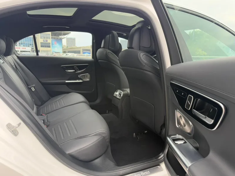 Mercedes-Benz C-Class 2025 C 260 L Hao Night Sports Edition interior photo 17