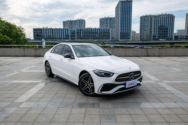 Mercedes-Benz C-Class 2024 C 260 L Хао Ночная спортивная версия экстерьер фото 2 Mercedes-Benz C-Class 2024 C 260 L Хао Ночная спортивная версия экстерьер фото 2