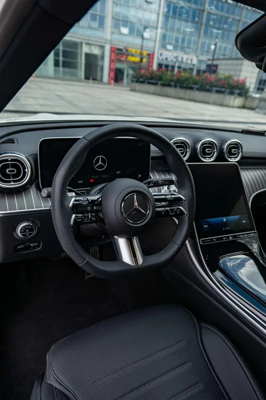 Mercedes-Benz C-Class 2024 C 260 L Хао Ночная спортивная версия экстерьер фото 5 Mercedes-Benz C-Class 2024 C 260 L Хао Ночная спортивная версия экстерьер фото 5