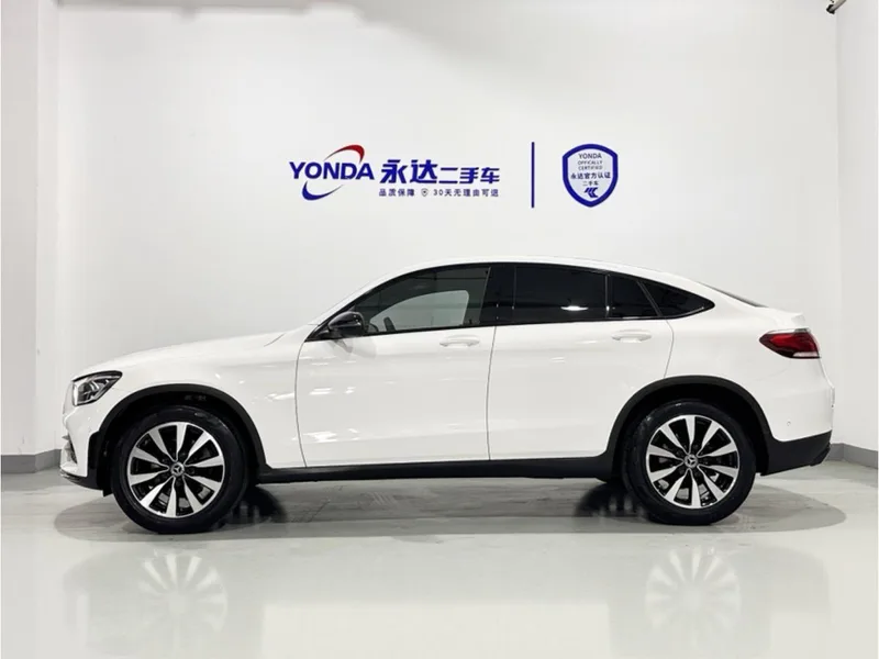 Mercedes-Benz GLC Coupe 2021 GLC 260 4MATIC Coupé SUV extérieur photo 2