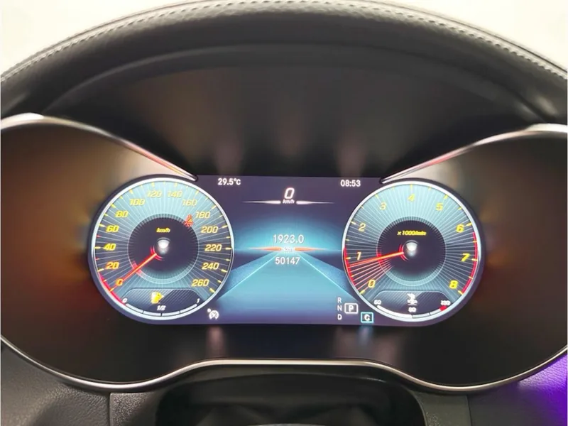 Mercedes-Benz GLC Coupe 2021 GLC 260 4MATIC Coupé SUV intérieur photo 10