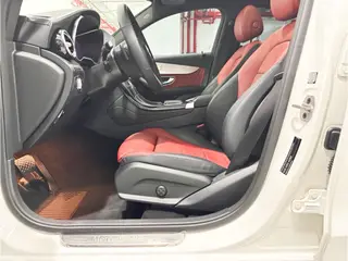 Mercedes-Benz GLC Coupe 2021 GLC 260 4MATIC Coupé SUV intérieur photo 12