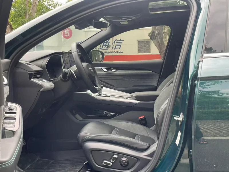 Geely Preface 2023 2.0T Only this turquoise version exterior photo 4