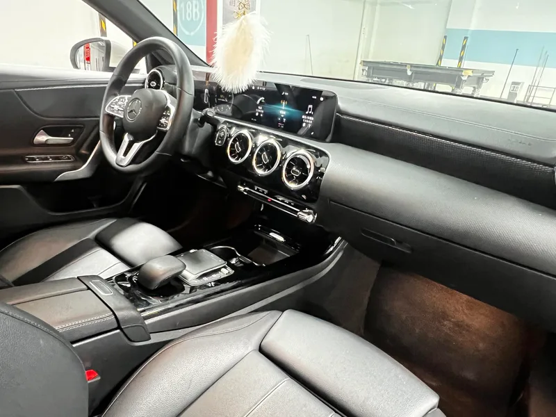 Mercedes-Benz A-Class 2021 A 200 L Sports Sedan Dynamic Edition interior photo 13