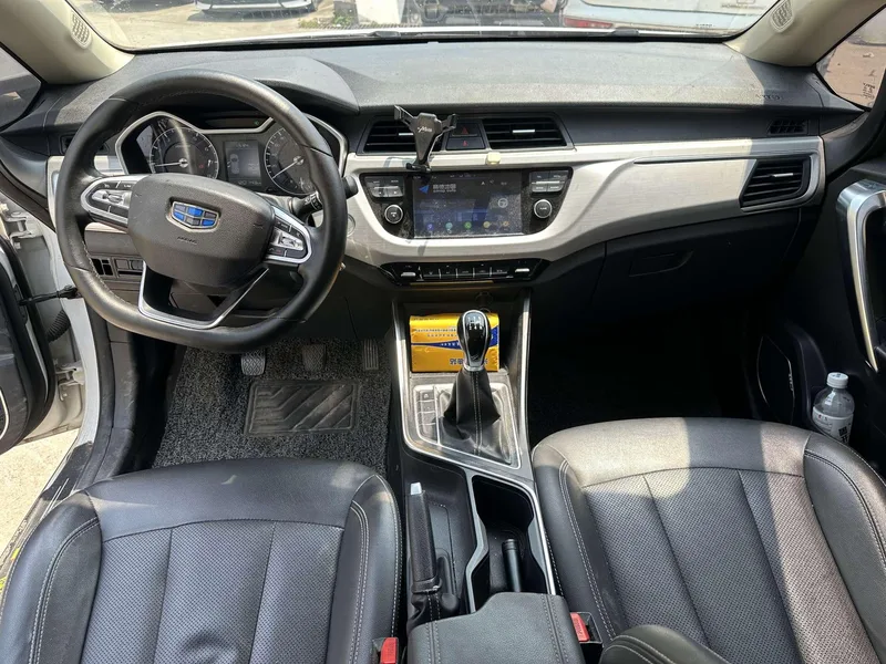 Geely Vision X3 2019 Upgraded version 1.5L Manual Honorable Type interior photo 8 Geely Vision X3 2019 Upgraded version 1.5L Manual Honorable Type interior photo 8