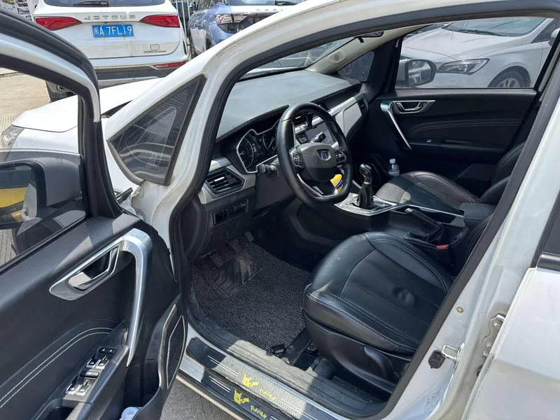 Geely Vision X3 2019 Upgraded version 1.5L Manual Honorable Type interior photo 9 Geely Vision X3 2019 Upgraded version 1.5L Manual Honorable Type interior photo 9