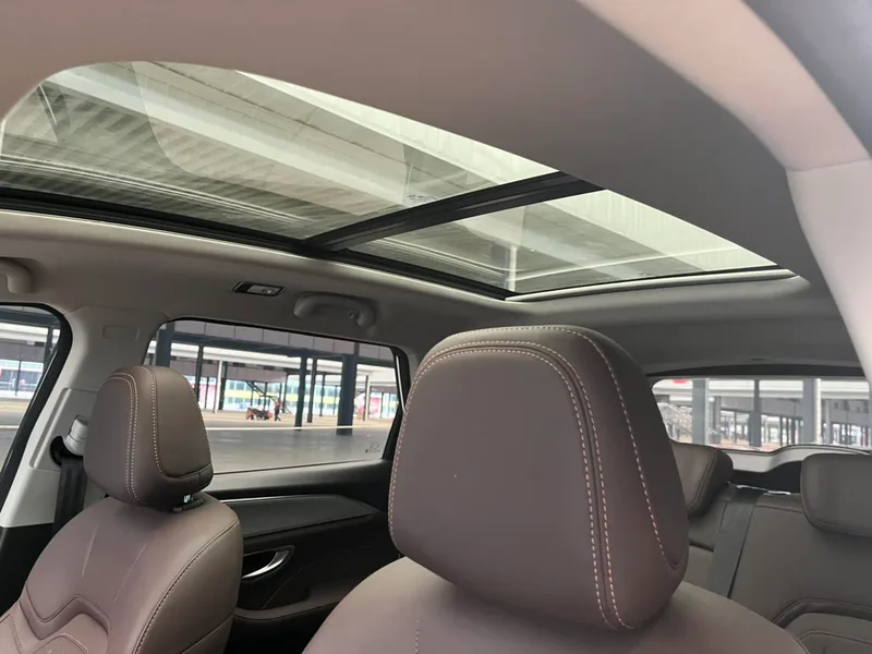 Jetour X90 PLUS 2023 1.6TD DCT Single-level floor interior photo 13 Jetour X90 PLUS 2023 1.6TD DCT Single-level floor interior photo 13