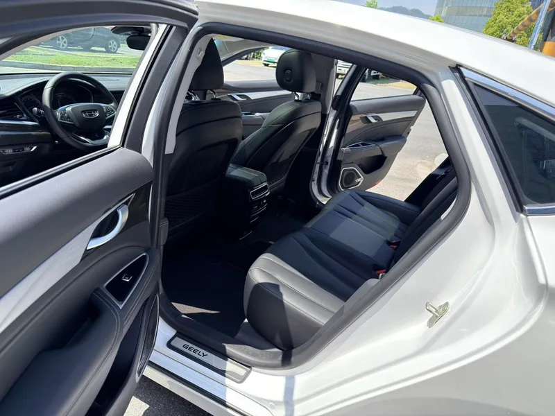 Geely Borui 2020 Модификация 1.8T Пилотная версия интерьер фото 8 Geely Borui 2020 Модификация 1.8T Пилотная версия интерьер фото 8