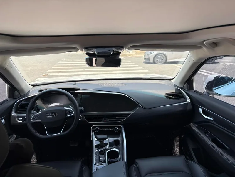 Geely Xingyue 2019 350T Estrella brillante interior foto 6