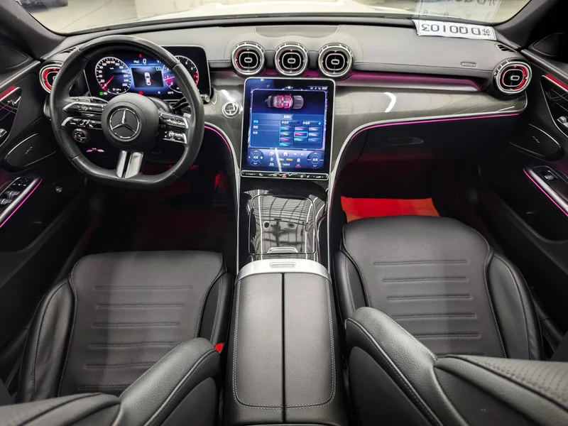 Mercedes-Benz C-Class 2023 C 260 L Version sportive intérieur photo 16