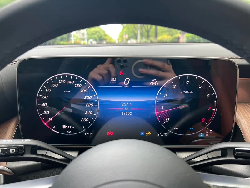 Mercedes-Benz GLC 2024 GLC 300 L 4MATIC Dynamic 5 seat interior photo 11 Mercedes-Benz GLC 2024 GLC 300 L 4MATIC Dynamic 5 seat interior photo 11