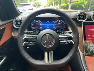 Mercedes-Benz GLC 2024 GLC 300 L 4MATIC Dynamic 5 seat interior photo 15 Mercedes-Benz GLC 2024 GLC 300 L 4MATIC Dynamic 5 seat interior photo 15