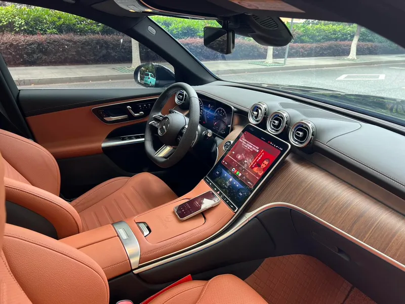 Mercedes-Benz GLC 2024 GLC 300 L 4MATIC Dynamic 5 seat interior photo 19 Mercedes-Benz GLC 2024 GLC 300 L 4MATIC Dynamic 5 seat interior photo 19
