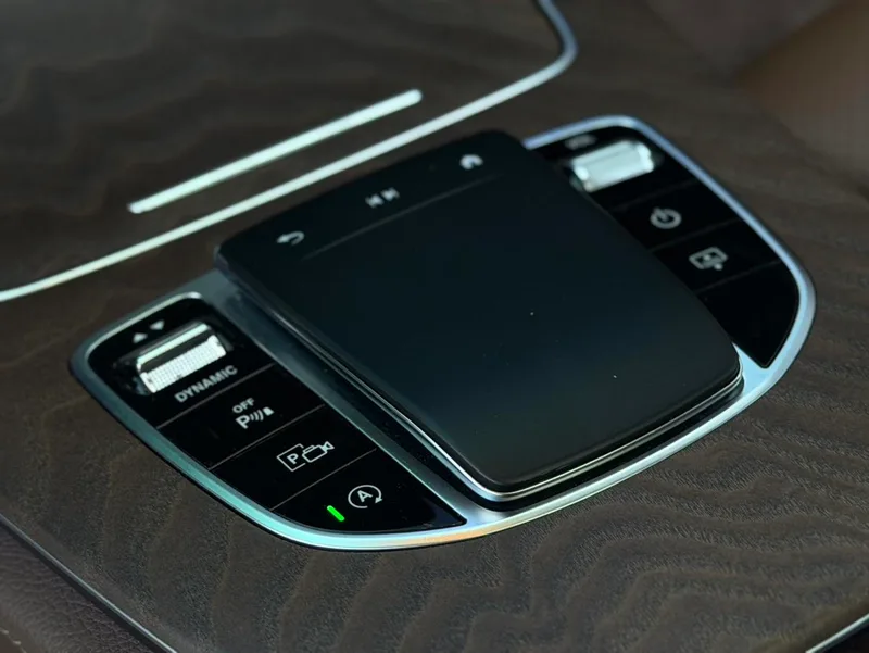 Mercedes-Benz E-Class 2023 Модификация E 300 L Люксовый Седан интерьер фото 11
