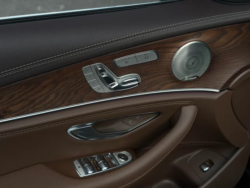 Mercedes-Benz E-Class 2023 Модификация E 300 L Люксовый Седан интерьер фото 19