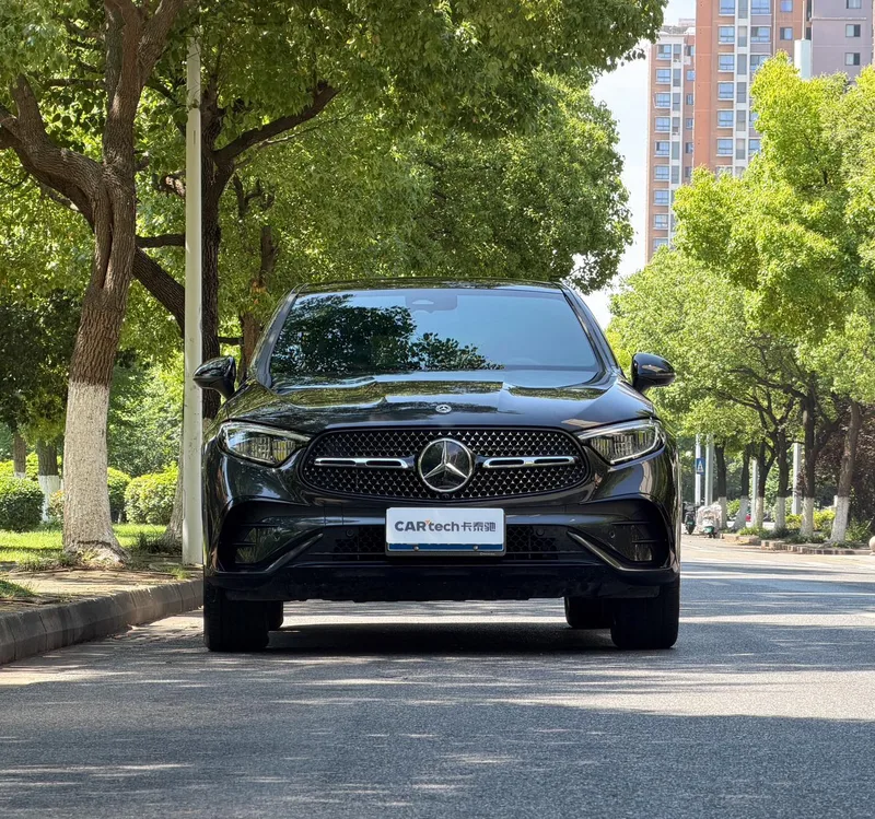 Mercedes-Benz GLC Coupe 2024 GLC 260 4MATIC coupe SUV exterior photo 2 Mercedes-Benz GLC Coupe 2024 GLC 260 4MATIC coupe SUV exterior photo 2