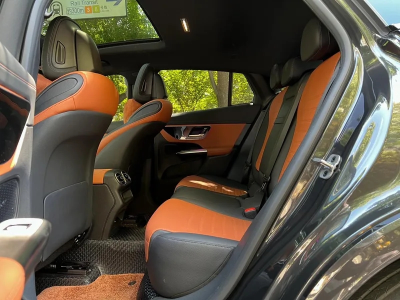 Mercedes-Benz GLC Coupe 2024 GLC 260 4MATIC coupe SUV interior photo 12 Mercedes-Benz GLC Coupe 2024 GLC 260 4MATIC coupe SUV interior photo 12