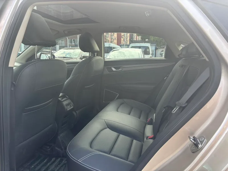 Geely Emgrand GL 2018 1.4T Tipo de conexión inteligente premium automática interior foto 6 Geely Emgrand GL 2018 1.4T Tipo de conexión inteligente premium automática interior foto 6