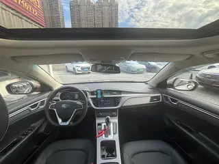 Geely Emgrand GL 2018 1.4T Tipo de conexión inteligente premium automática interior foto 8 Geely Emgrand GL 2018 1.4T Tipo de conexión inteligente premium automática interior foto 8