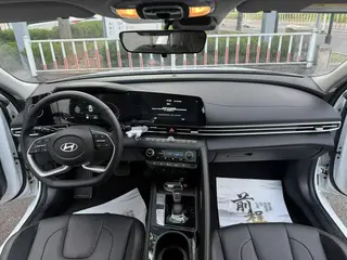 Hyundai Elantra 2023 1.5L CVT LUX Premium Edition exterior photo 5