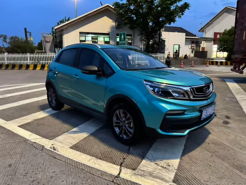 Geely Vision X3 2020 1.5L CVT Finition premium extérieur photo 3 Geely Vision X3 2020 1.5L CVT Finition premium extérieur photo 3