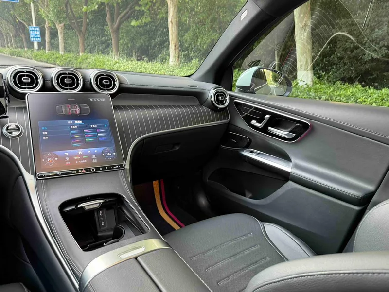 Mercedes-Benz GLC 2024 GLC 300 L 4MATIC Dynamic 5 seat interior photo 17