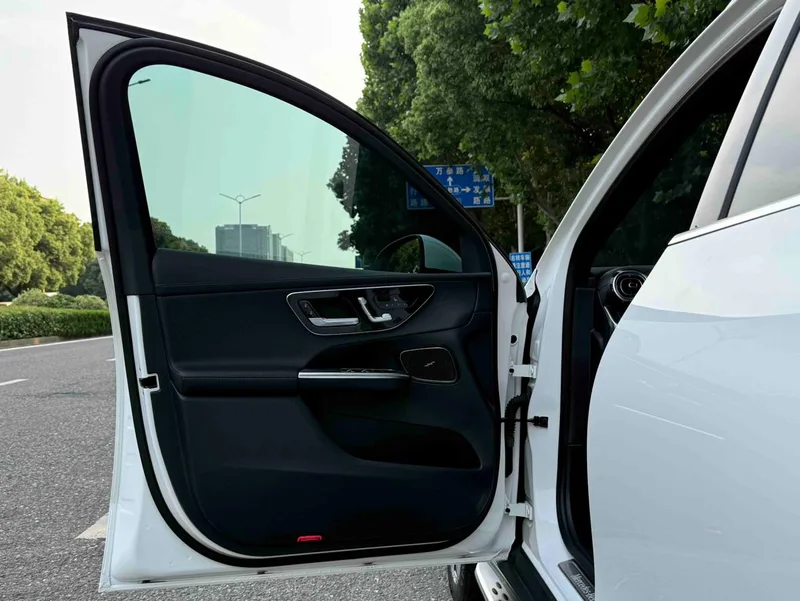 Mercedes-Benz GLC 2024 GLC 300 L 4MATIC Dynamic 5 seat interior photo 19