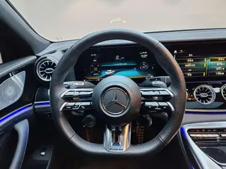 Mercedes-Benz AMG GT 2023 AMG GT 50 Coche deportivo de cuatro puertas interior foto 13