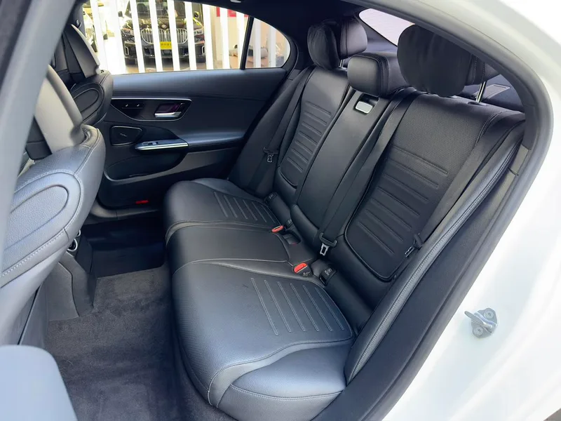 Mercedes-Benz C-Class 2022 C 200 L Sports version interior photo 12 Mercedes-Benz C-Class 2022 C 200 L Sports version interior photo 12