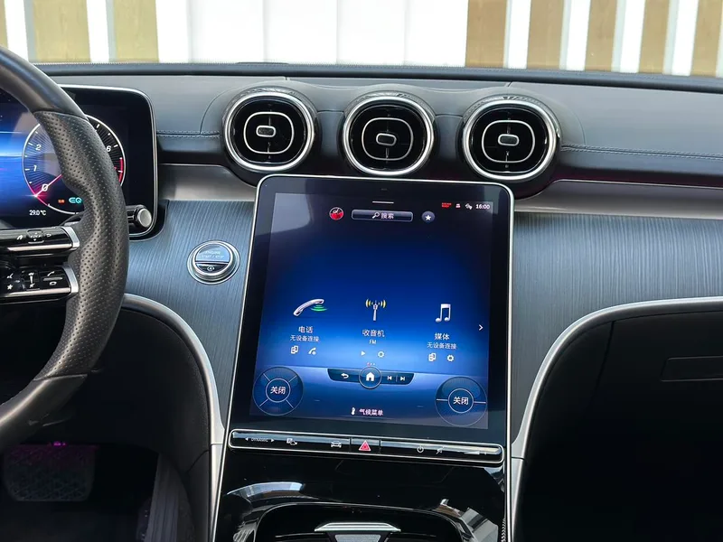 Mercedes-Benz C-Class 2022 C 200 L Sports version interior photo 14 Mercedes-Benz C-Class 2022 C 200 L Sports version interior photo 14