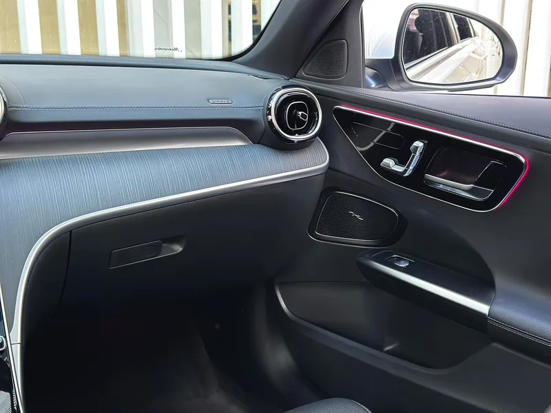 Mercedes-Benz C-Class 2022 C 200 L Sports version interior photo 15 Mercedes-Benz C-Class 2022 C 200 L Sports version interior photo 15