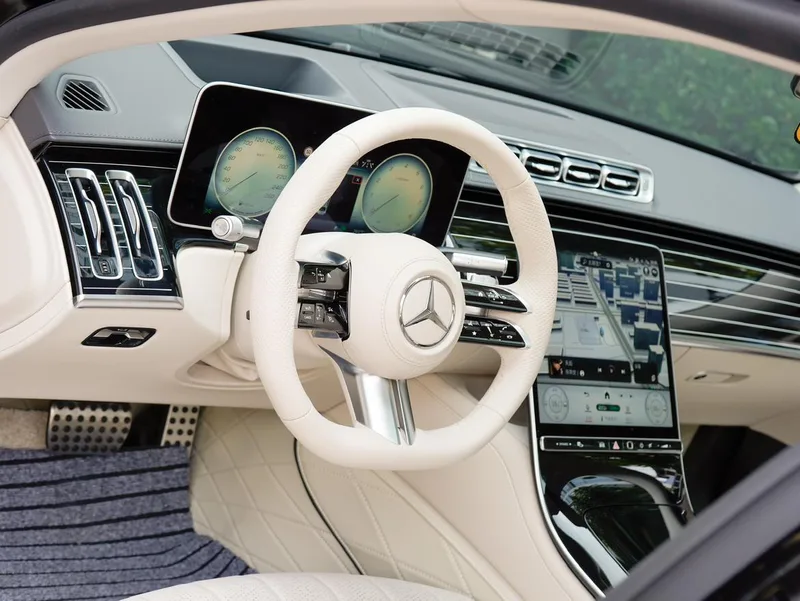 Mercedes-Benz S-Class 2024 S 450 L 4MATIC interior photo 11
